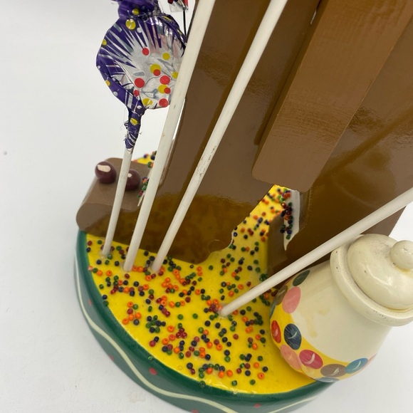 Nanette Hilton Christmas Gingerbread Man Nutcracker 11.25" sprinkles & Lollipops - Picture 10 of 16